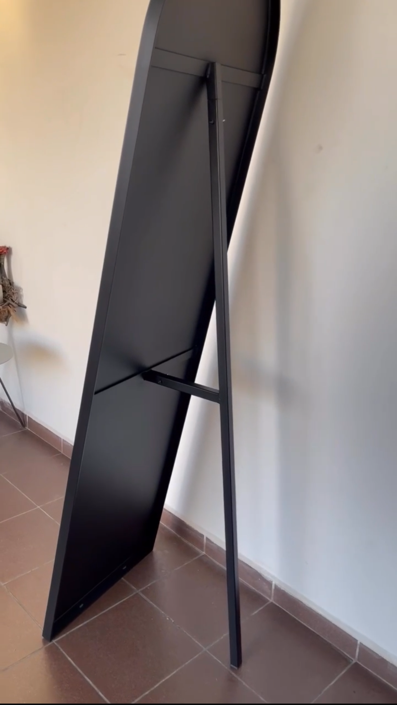 Neu-Type Mirror