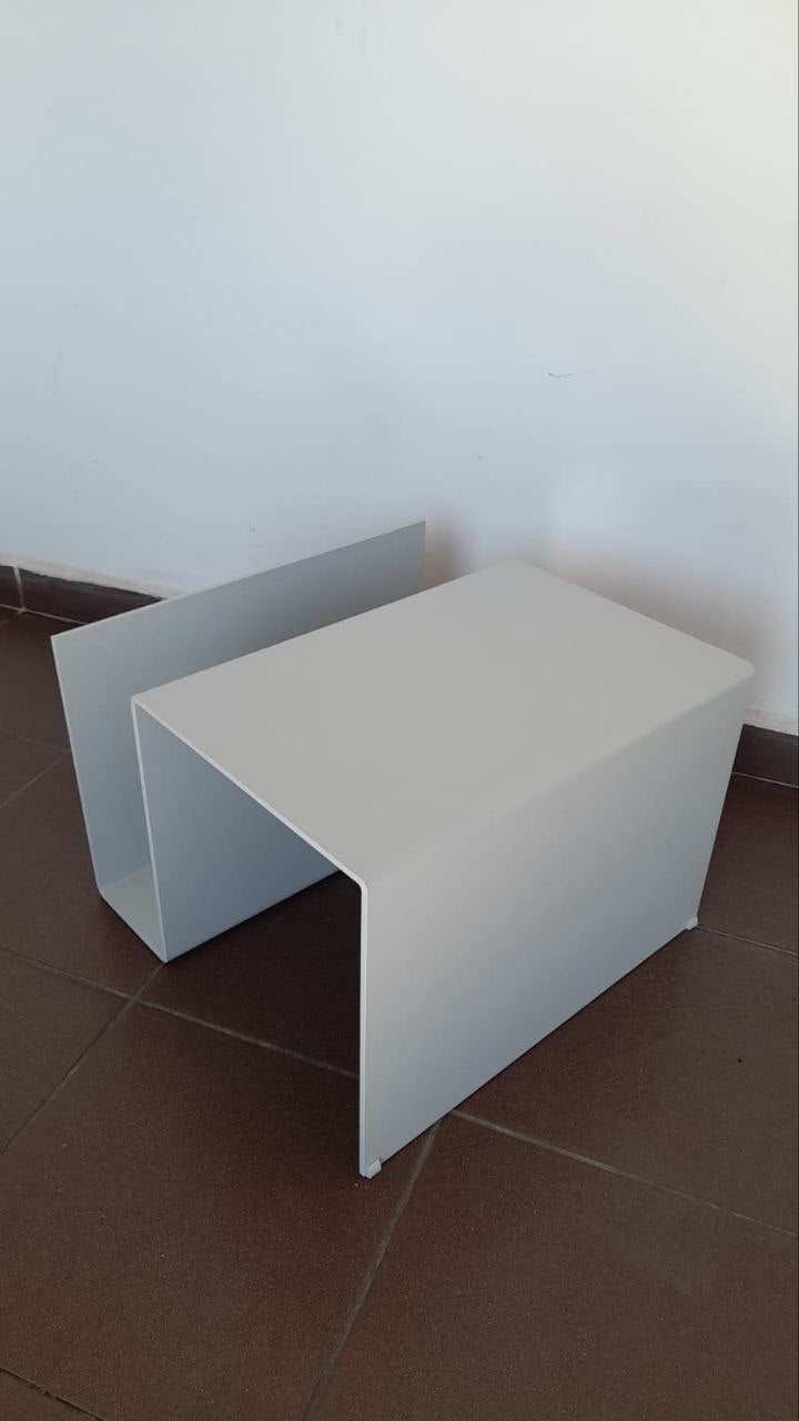 Huk Black Table