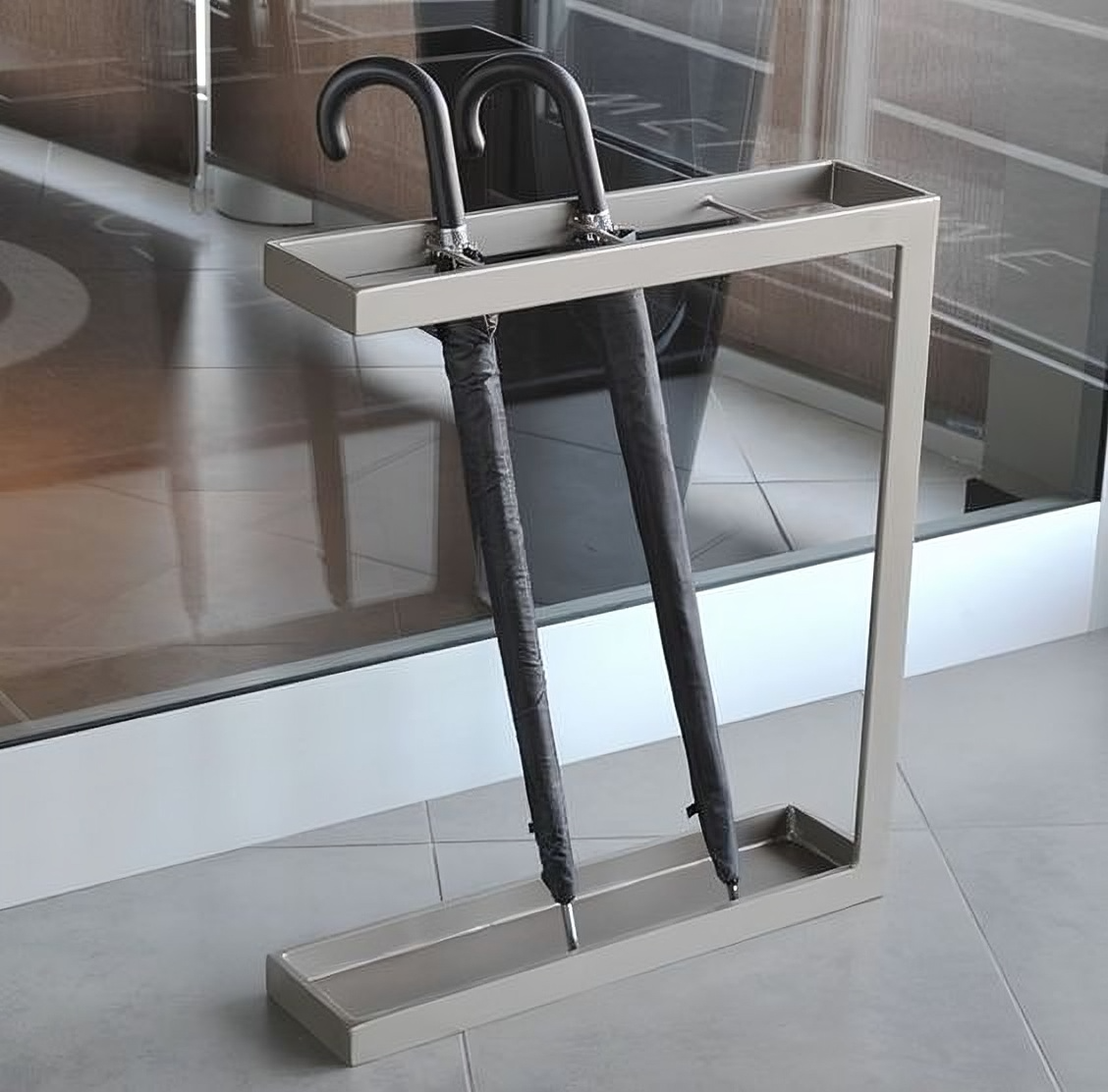 Level Umbrella Holder